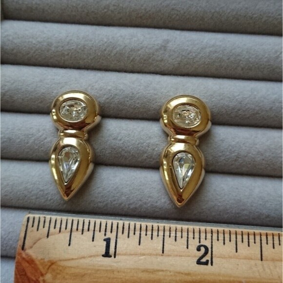 Swarovski Clear Crystal Teardrop shape gold tone pierced earrings - Picture 5 of 9